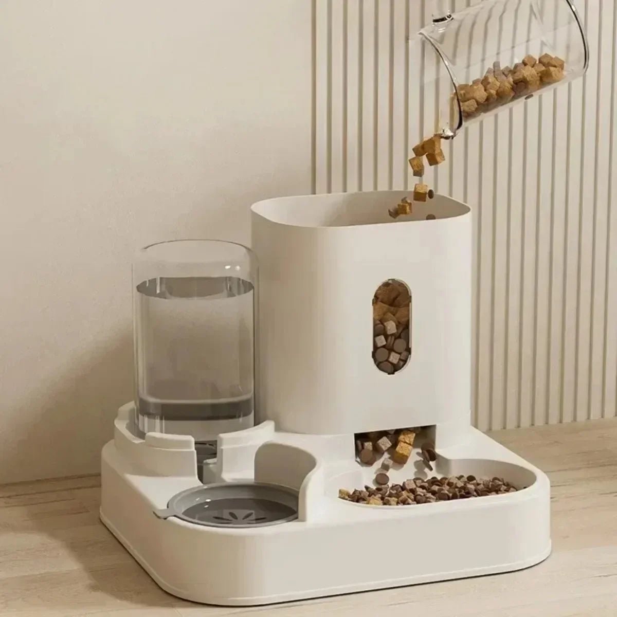 Distributeur automatique eau et croquettes pour chat - ChatMour