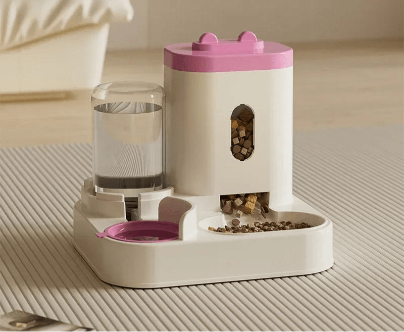 Distributeur automatique eau et croquettes pour chat - ChatMour